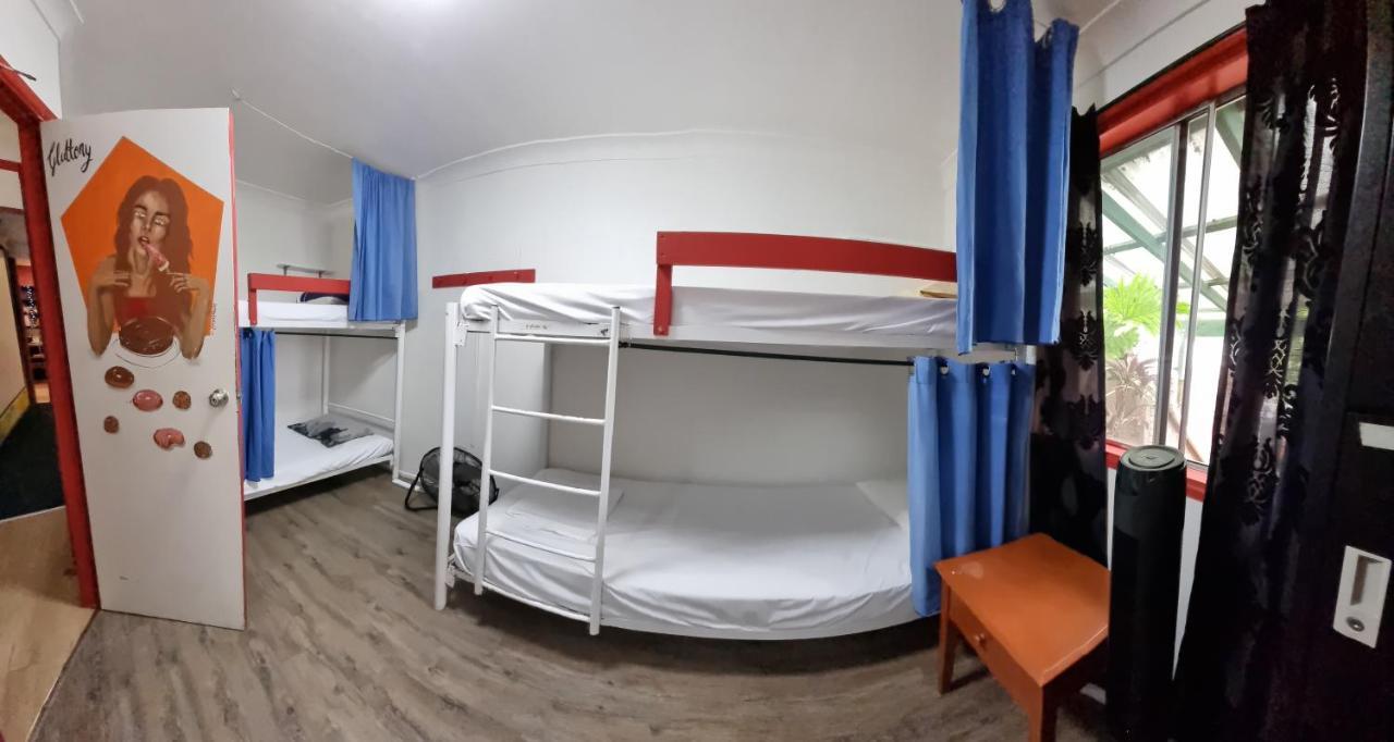 Beachside Backpackers ميناء ماكواري المظهر الخارجي الصورة