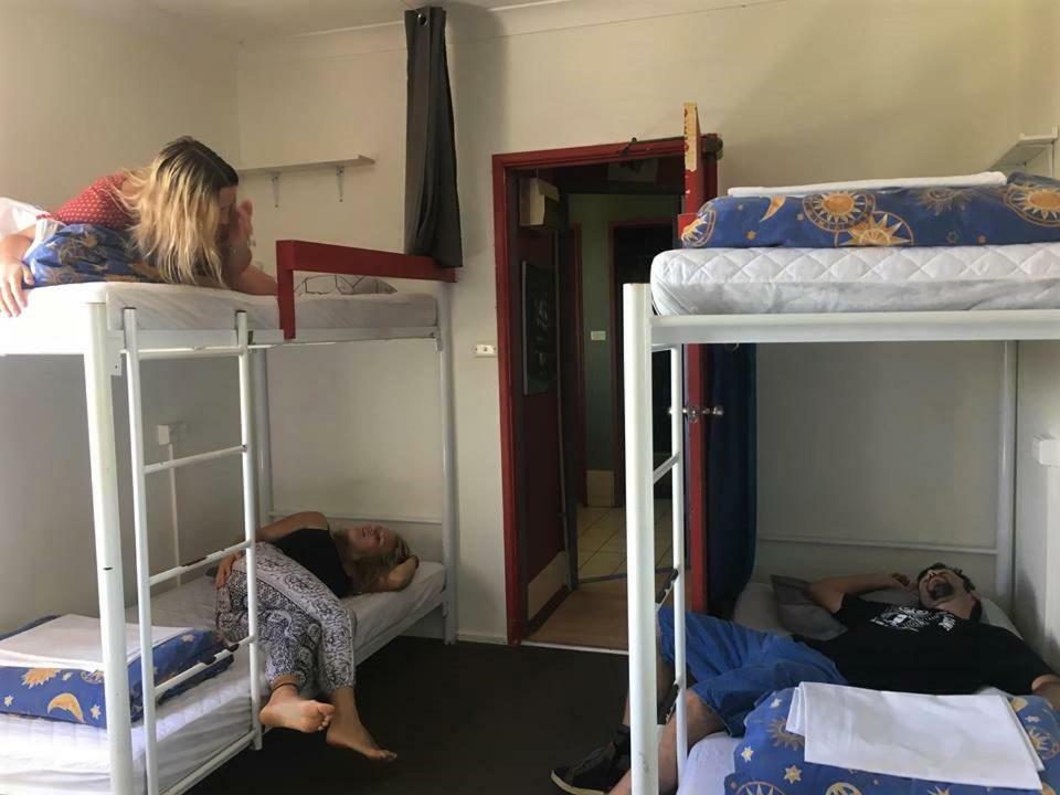 Beachside Backpackers ميناء ماكواري المظهر الخارجي الصورة